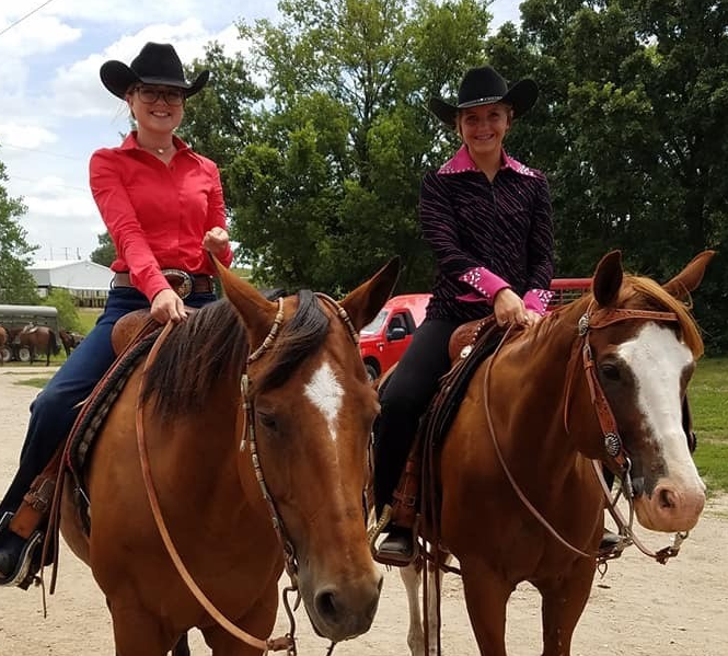 Sr Horse Showmanship Winners 2019: Michelle Patry, Champion, Delayna King, Res Champion 