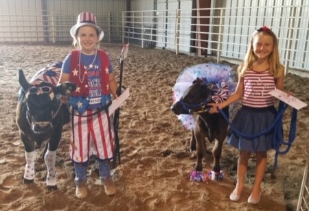 Bucket Calf Costume Contest 